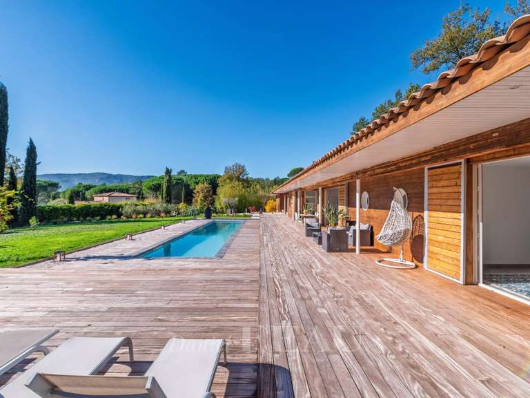 Villa Bagnols-en-Forêt - 4 chambres - 267m²