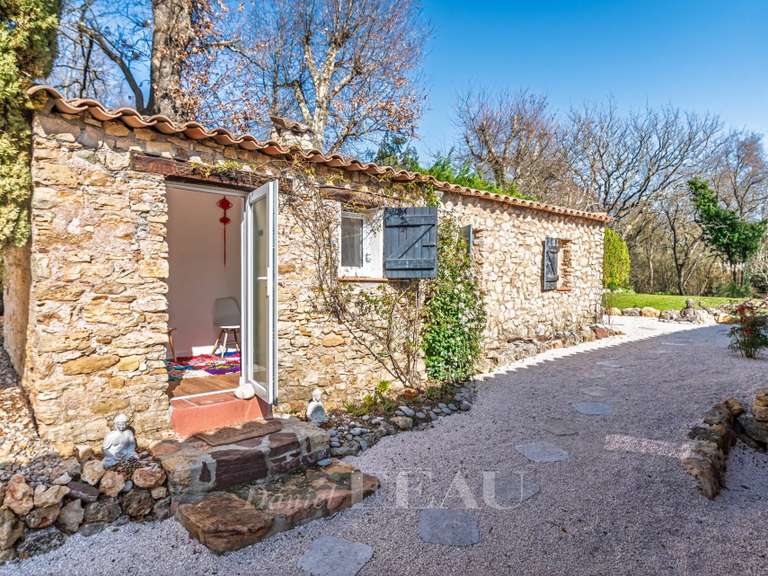 Villa Bagnols-en-Forêt - 4 chambres - 267m²