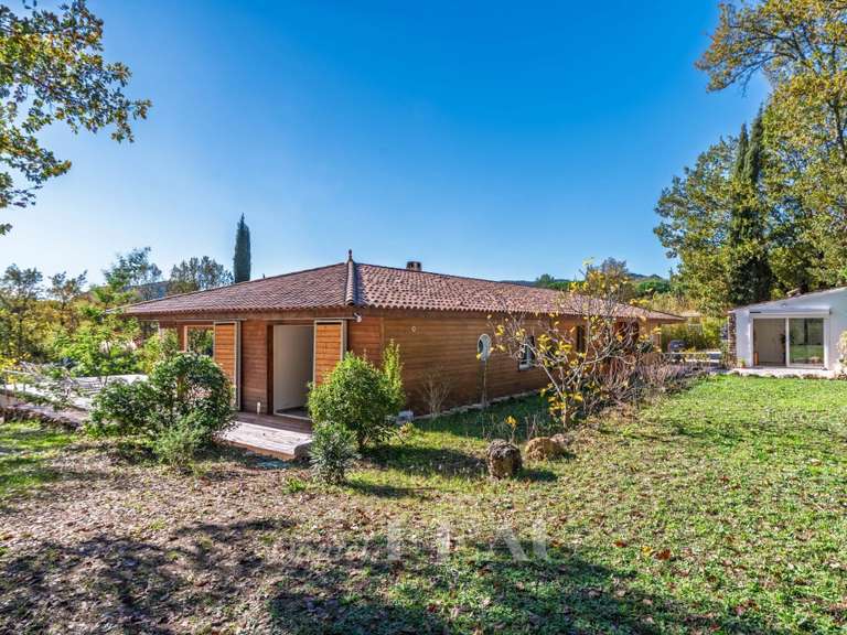 Villa Bagnols-en-Forêt - 4 chambres - 267m²