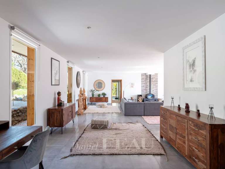 Villa Bagnols-en-Forêt - 4 chambres - 267m²