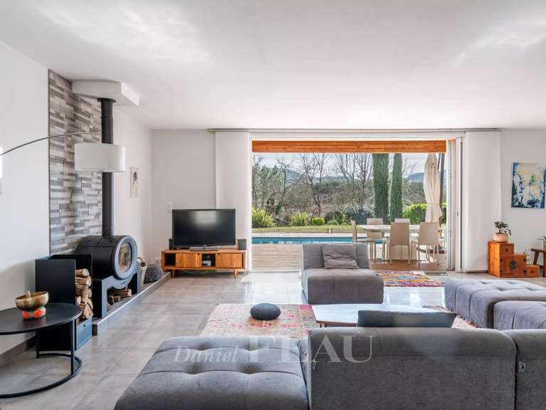 Villa Bagnols-en-Forêt - 4 chambres - 267m²