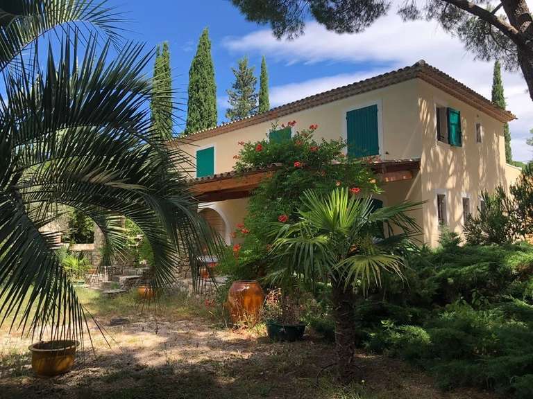 Villa Bagnols-en-Forêt - 3 chambres - 180m²