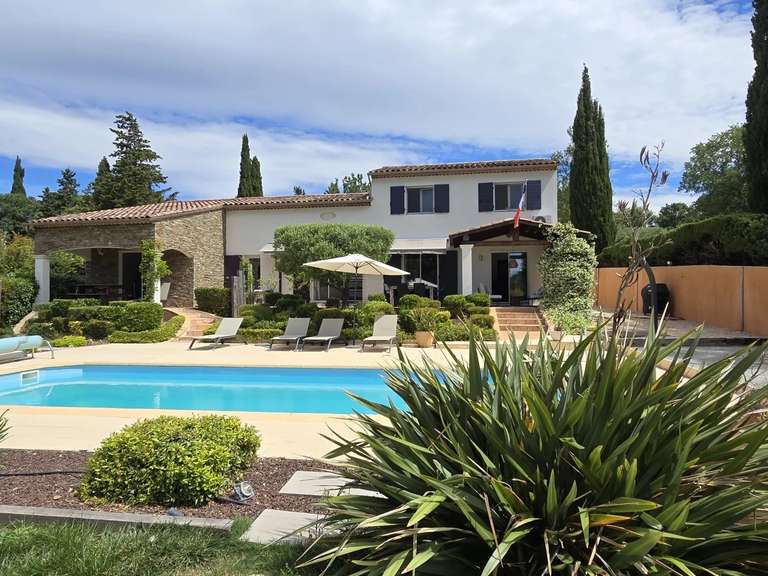 Villa Bagnols-en-Forêt - 3 chambres - 290m²