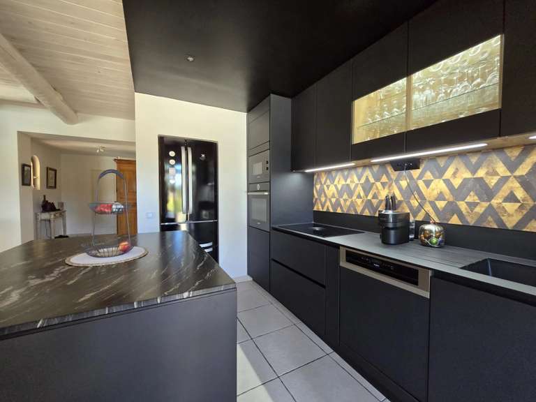 Villa Bagnols-en-Forêt - 3 chambres - 290m²