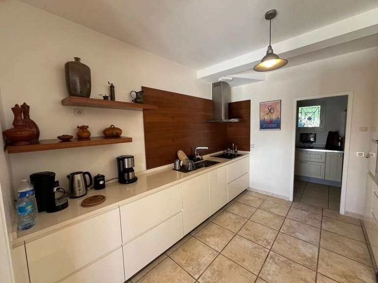 Villa Bagnols-en-Forêt - 5 chambres - 200m²