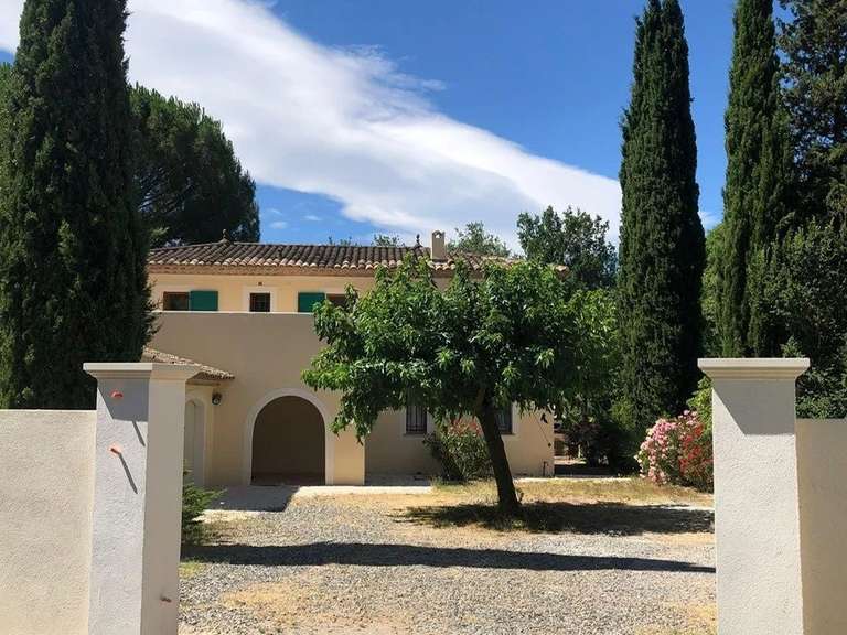 Villa Bagnols-en-Forêt - 3 chambres - 180m²