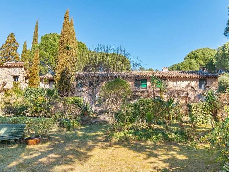 Villa Bagnols-en-Forêt - 10 chambres - 600m²