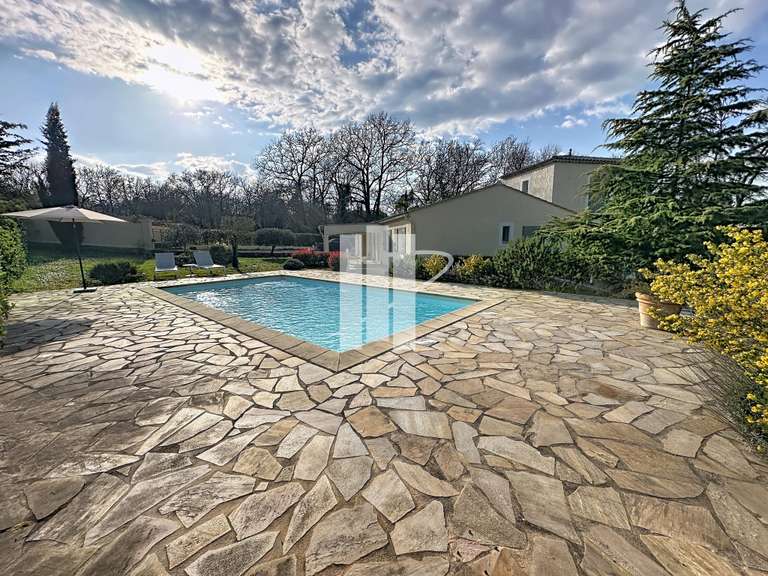 Villa Bagnols-en-Forêt - 4 chambres - 145m²