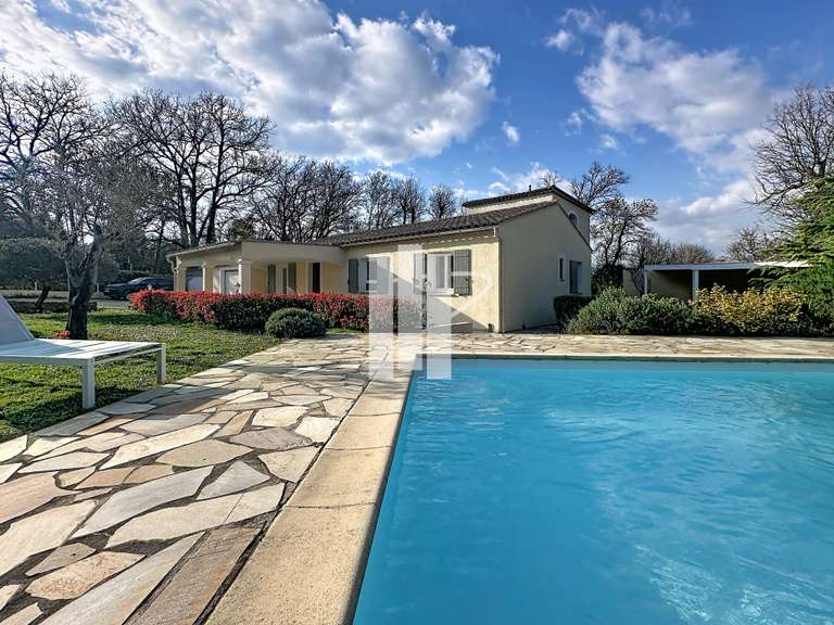 Villa Bagnols-en-Forêt - 4 chambres - 145m²