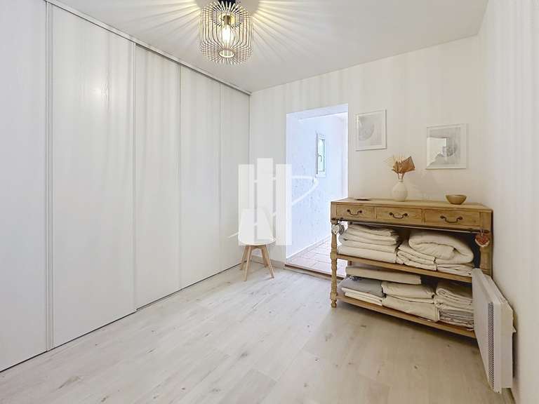 Villa Bagnols-en-Forêt - 4 chambres - 145m²