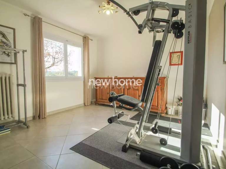 Villa Bagnols-en-Forêt - 5 bedrooms - 142m²