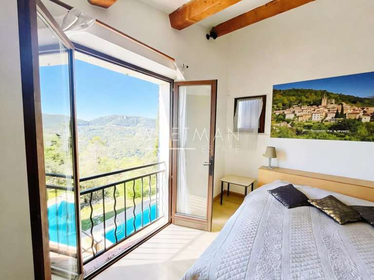 Villa Bagnols-en-Forêt - 3 chambres - 150m²