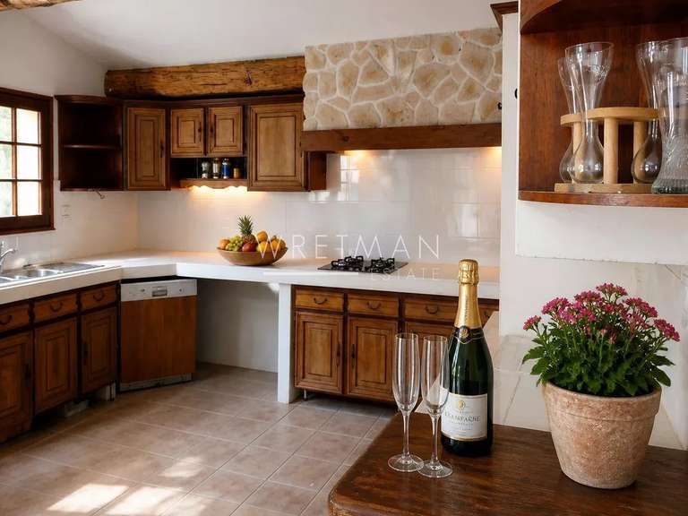 Villa Bagnols-en-Forêt - 3 chambres - 150m²