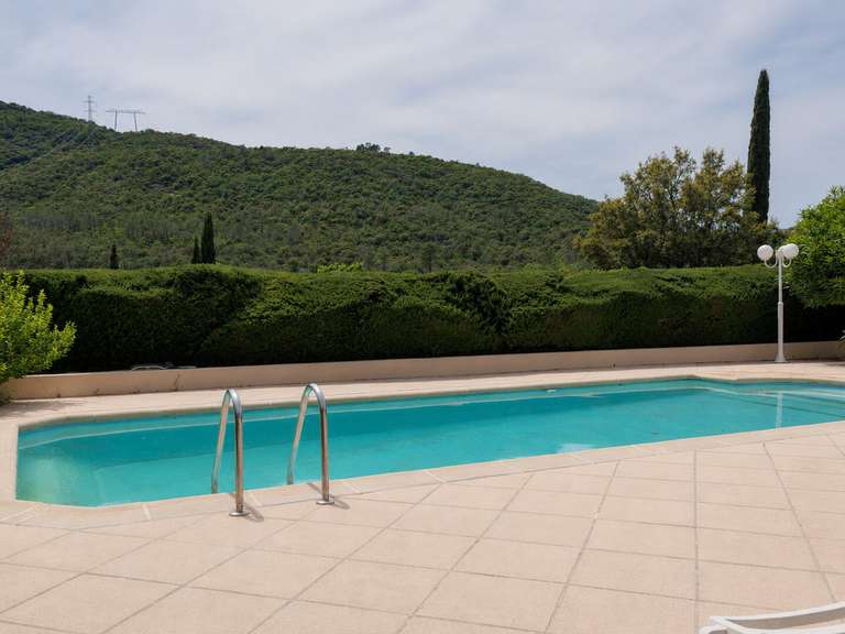 Villa Bagnols-en-Forêt - 115m²