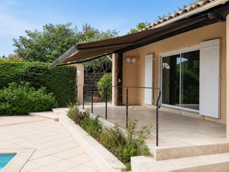 Villa Bagnols-en-Forêt - 115m²