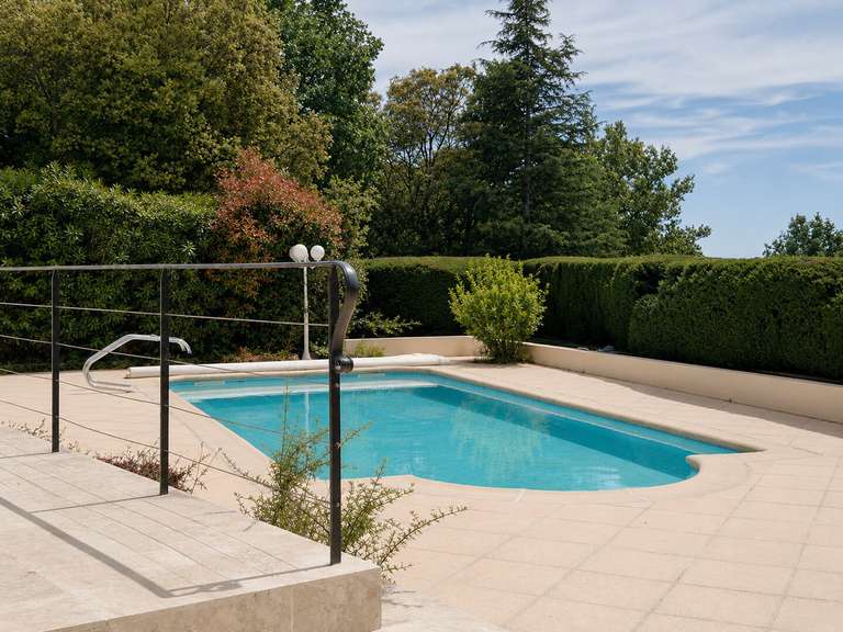 Villa Bagnols-en-Forêt - 115m²