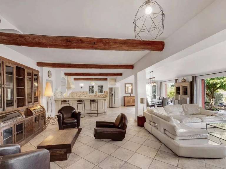 Villa Bagnols-en-Forêt - 4 chambres - 200m²