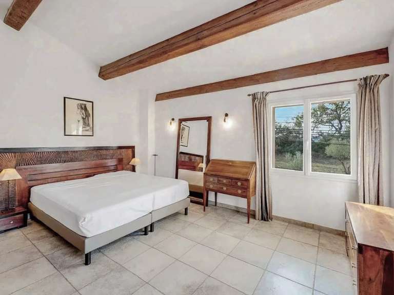 Villa Bagnols-en-Forêt - 4 chambres - 200m²