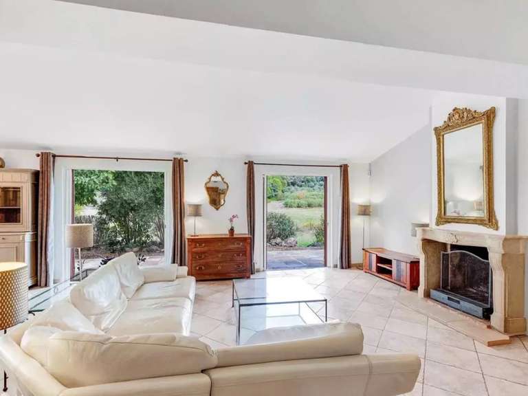 Villa Bagnols-en-Forêt - 4 chambres - 200m²