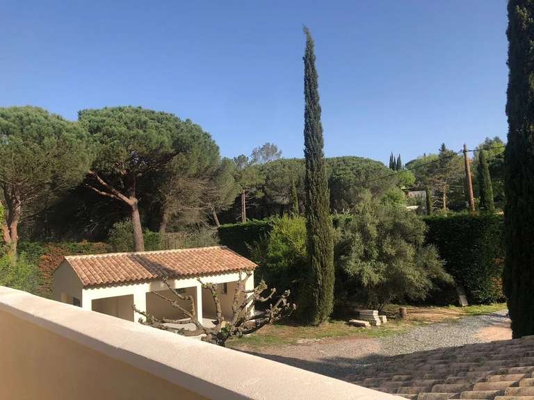 Villa Bagnols-en-Forêt - 3 bedrooms - 180m²