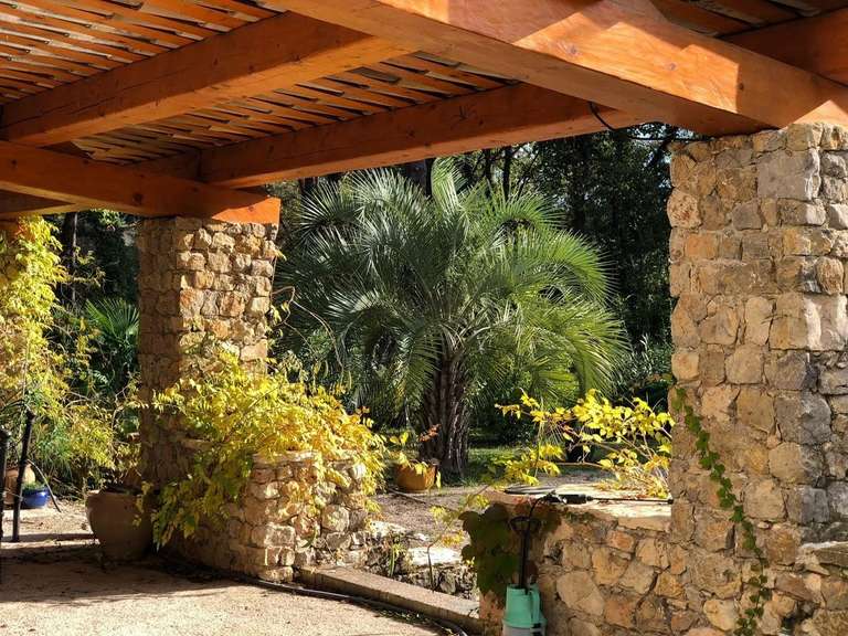 Villa Bagnols-en-Forêt - 3 bedrooms - 180m²