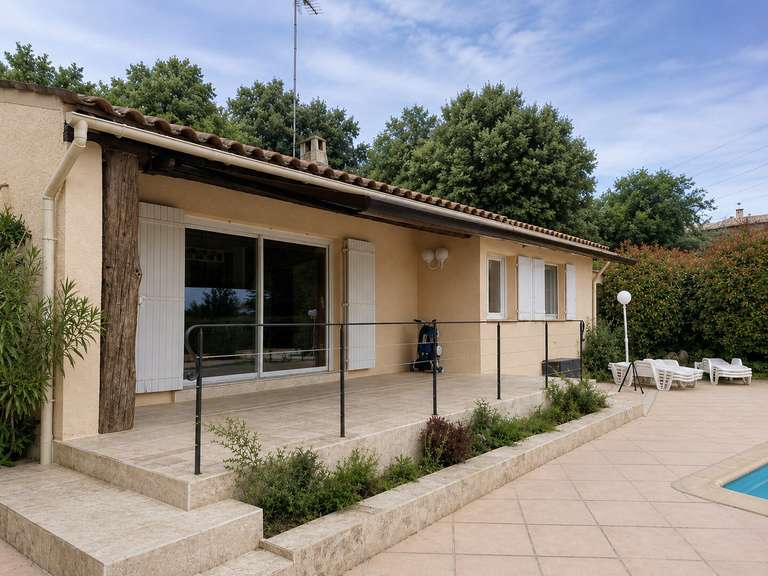 Villa Bagnols-en-Forêt - 115m²