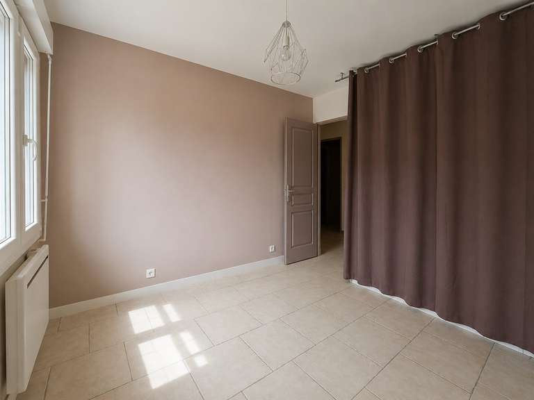 Villa Bagnols-en-Forêt - 115m²