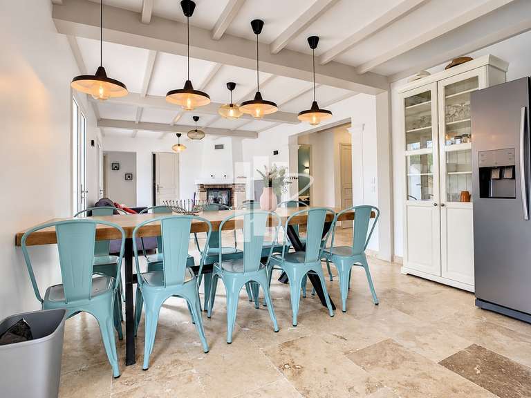 Villa Bagnols-en-Forêt - 4 chambres - 100m²