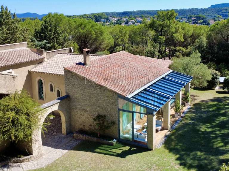 House Bagnols-sur-Cèze - 5 bedrooms - 265m²