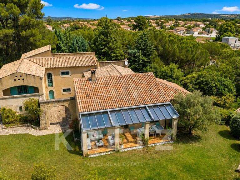 House Bagnols-sur-Cèze - 5 bedrooms - 350m²