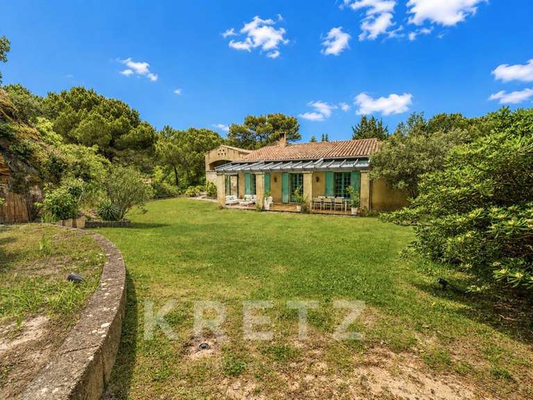 House Bagnols-sur-Cèze - 5 bedrooms - 350m²