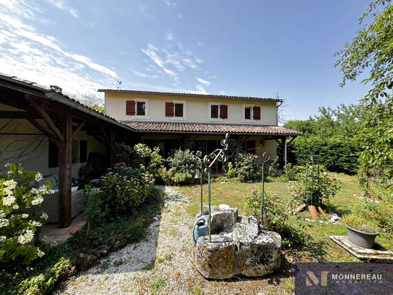 House Baignes-Sainte-Radegonde - 11 bedrooms - 608m²