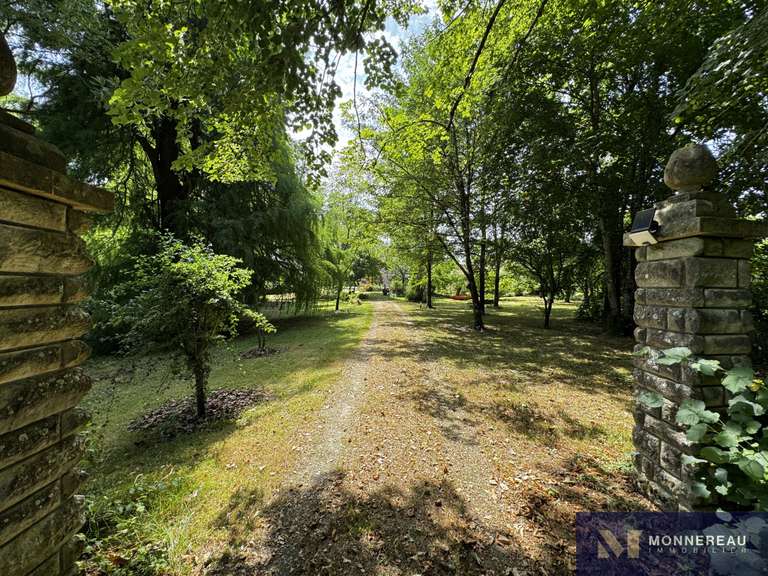 House Baignes-Sainte-Radegonde - 11 bedrooms - 608m²