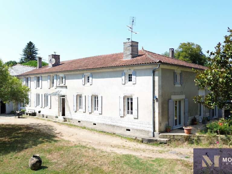 House Baignes-Sainte-Radegonde - 11 bedrooms - 608m²