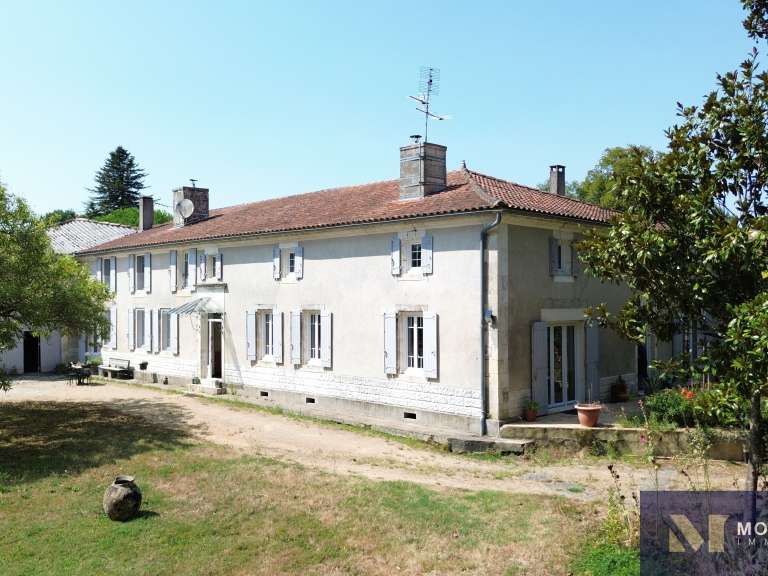 House Baignes-Sainte-Radegonde - 11 bedrooms - 608m²
