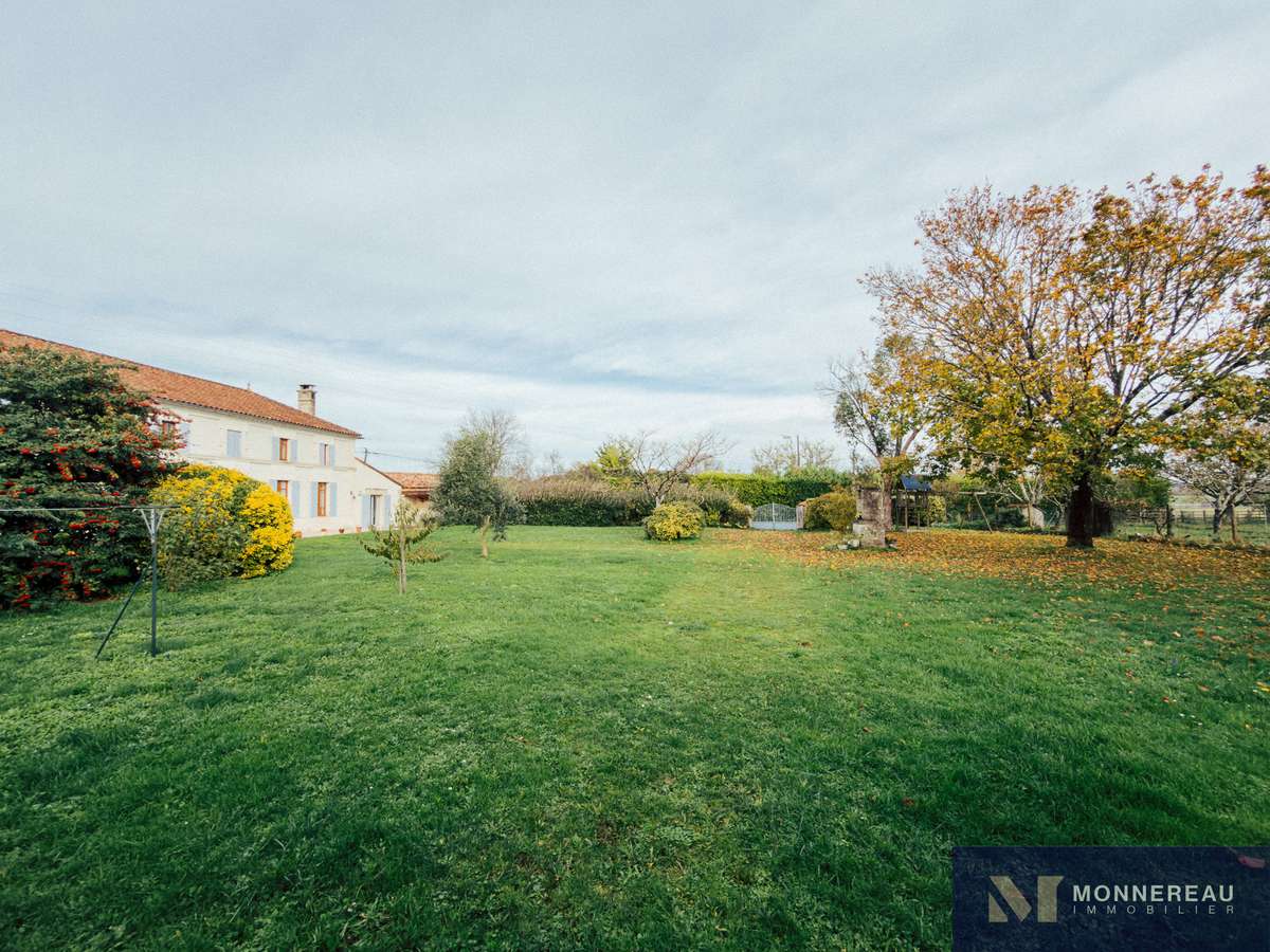 House Baignes-Sainte-Radegonde