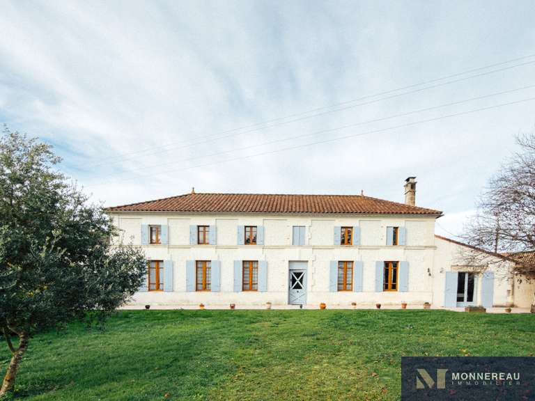 House Baignes-Sainte-Radegonde - 10 bedrooms - 425m²