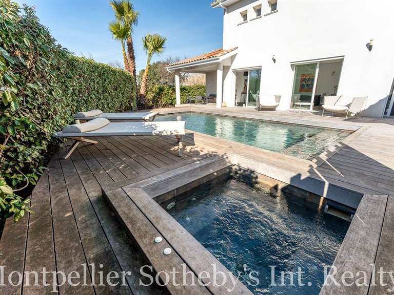 Maison Baillargues - 4 chambres - 240m²