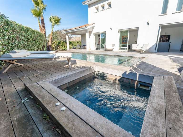 Maison Baillargues - 4 chambres - 240m²