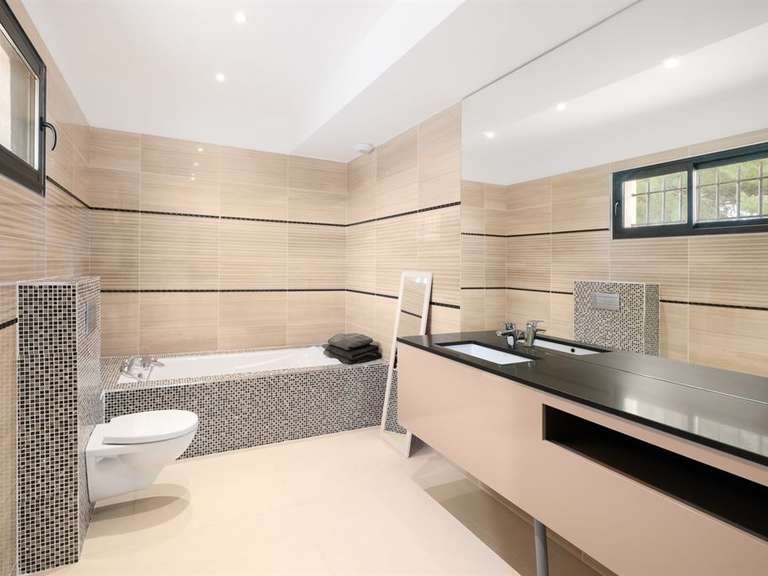 Propriété Baillargues - 8 chambres - 853m²