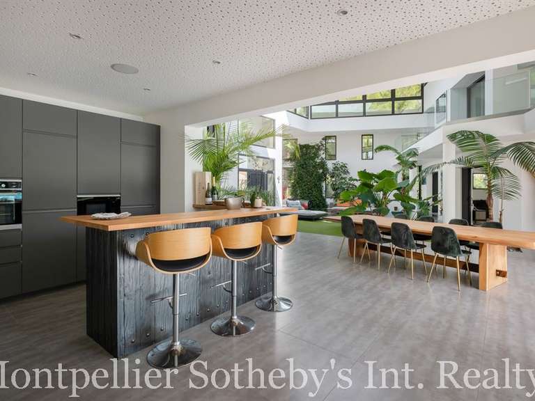 Propriété Baillargues - 8 chambres - 853m²
