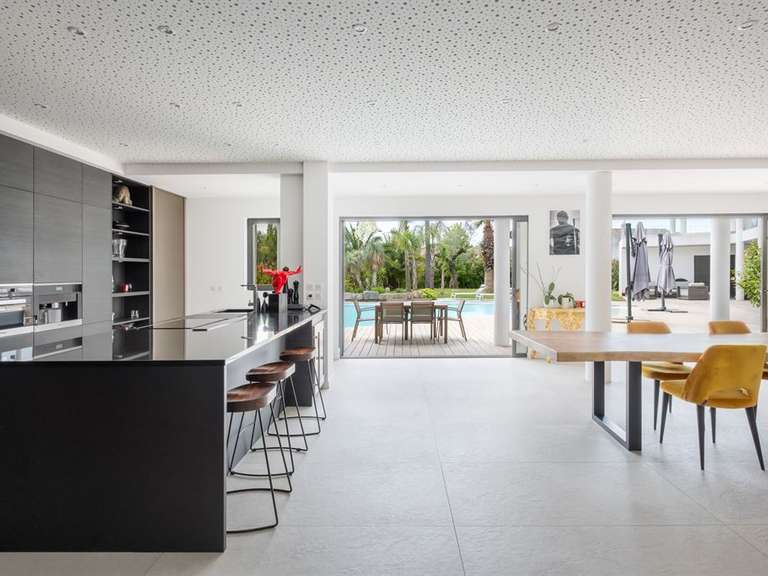 Propriété Baillargues - 8 chambres - 853m²