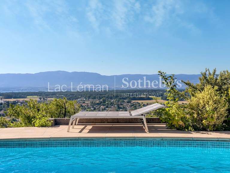 Maison Ballaison - 4 chambres - 246m²