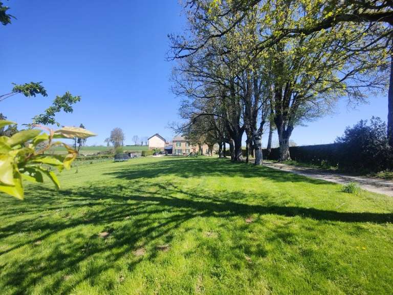 Maison Baraqueville - 4 chambres - 327m²