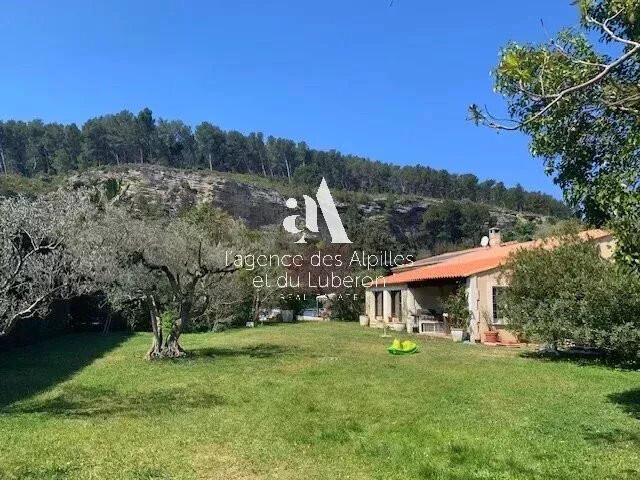 Maison Barbentane - 3 chambres - 212m²