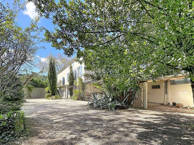 Maison Barbentane - 6 chambres - 239m²