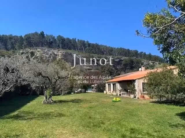 Maison Barbentane - 5 chambres - 230m²