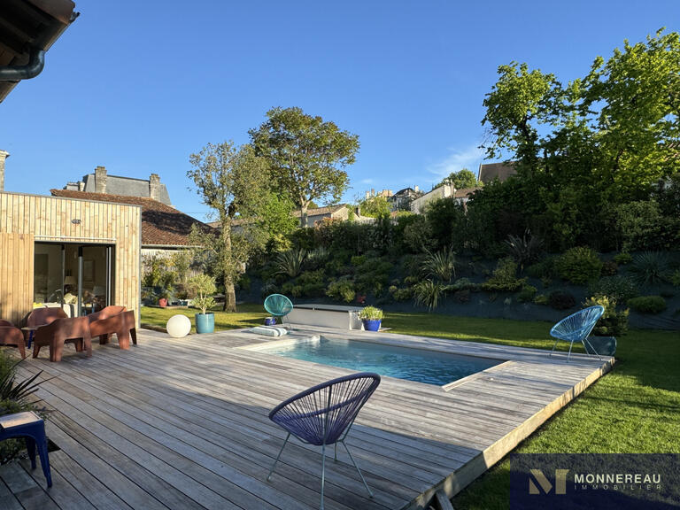 Maison Barbezieux-Saint-Hilaire - 4 chambres - 190m²