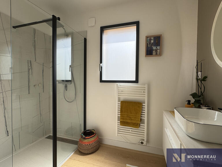 Maison Barbezieux-Saint-Hilaire - 4 chambres - 190m²