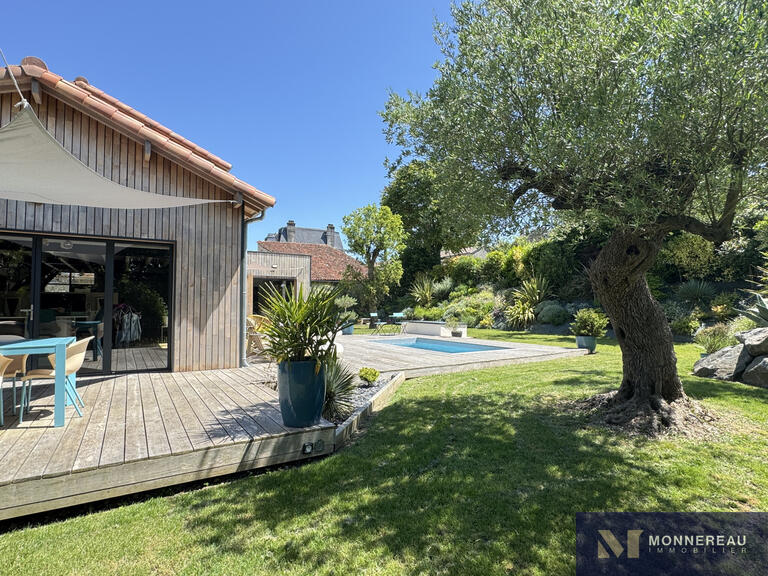 House Barbezieux-Saint-Hilaire - 4 bedrooms - 190m²